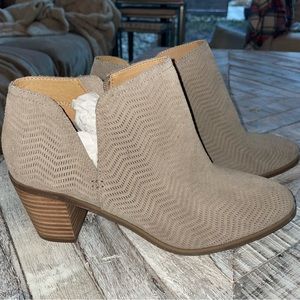 LUCKY BRAND BOOTIES!